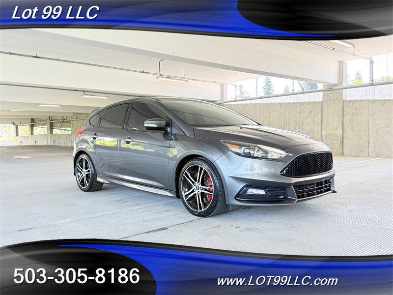Used 2017 Ford Focus ST w/ Equipment Group 401A FWD image 4