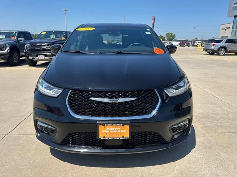 Used 2025 Chrysler Pacifica Select FWD image 30