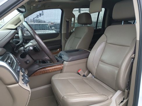Used 2019 Chevrolet Suburban Premier image 17