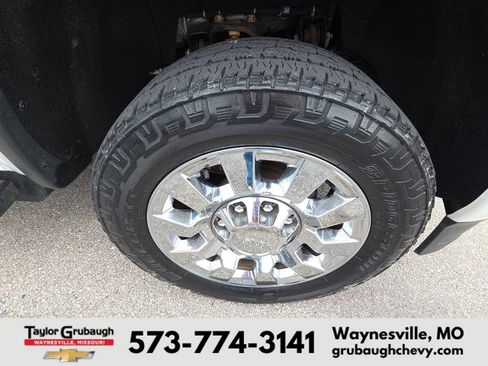 Used 2018 GMC Sierra 2500 Denali w/ Duramax Plus Package AWD/4WD image 11