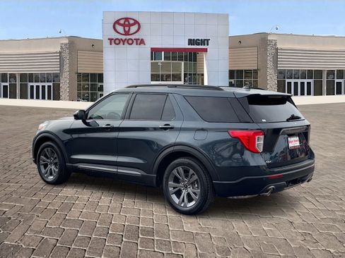 Used 2024 Ford Explorer XLT w/ Equipment Group 202A image 4