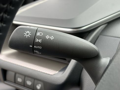 Used 2024 Toyota Prius XLE AWD/4WD image 25