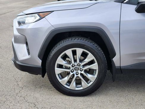 Used 2019 Toyota RAV4 Limited image 8