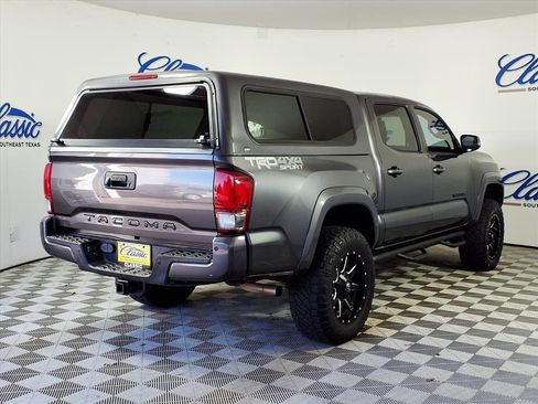 Used 2016 Toyota Tacoma TRD Sport image 24