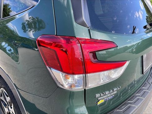 Used 2023 Subaru Forester Premium AWD/4WD image 31