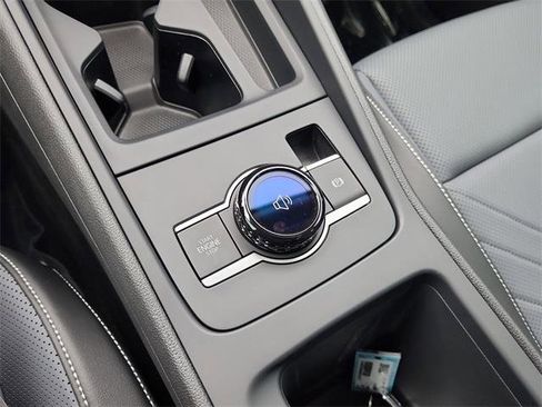 New 2025 Volkswagen Tiguan SE image 21