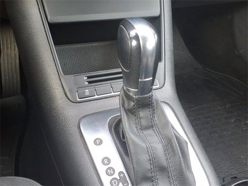 Used 2012 Volkswagen Tiguan S image 18