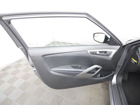 Used 2014 Hyundai Veloster w/ Style Package 02 image 9