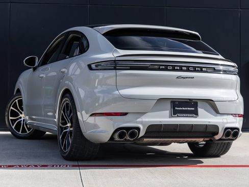 Certified 2024 Porsche Cayenne Coupe AWD/4WD image 3