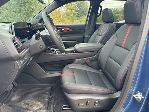 New 2026 Chevrolet Traverse RS w/ LPO, Floor Liner Package image 12