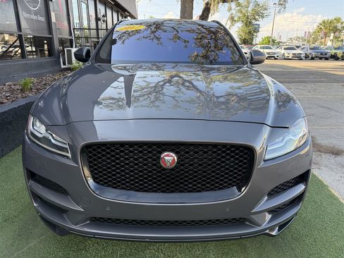 Used 2017 Jaguar F-PACE Prestige AWD/4WD image 2