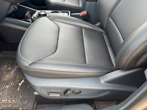 New 2025 Ford Maverick Lobo image 13