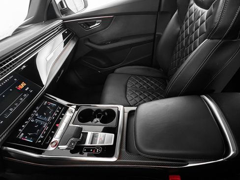 Certified 2024 Audi SQ8 Prestige image 32