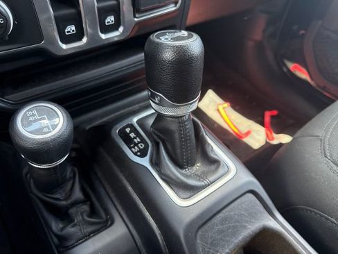 Used 2018 Jeep Wrangler Sport AWD/4WD image 29