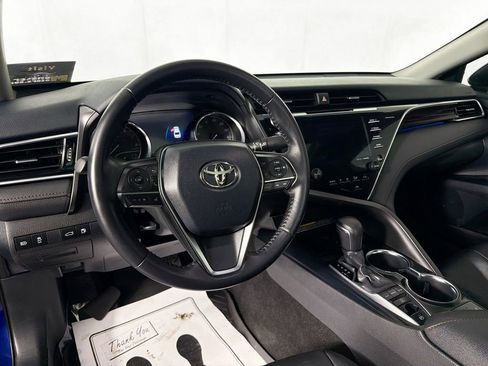Used 2018 Toyota Camry L image 9