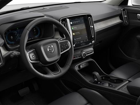 Certified 2025 Volvo XC40 B5 Core image 4