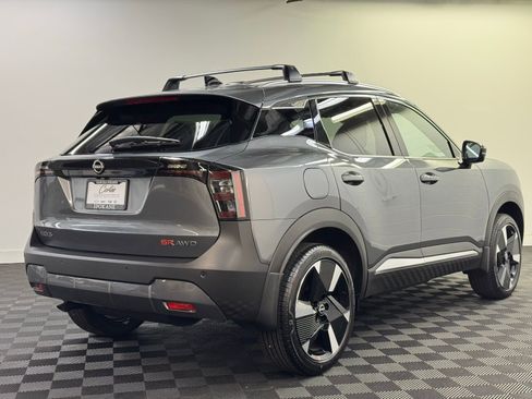 New 2026 Nissan Kicks SR w/ Cold Weather Package image 2