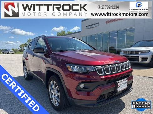 Used 2022 Jeep Compass Latitude image 1