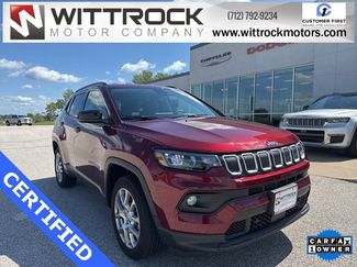 Used 2022 Jeep Compass Latitude image 1