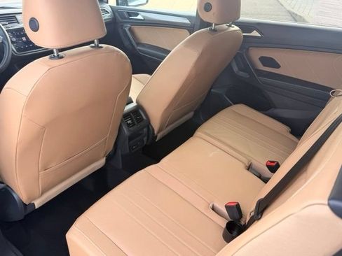 Certified 2022 Volkswagen Tiguan SE FWD image 11