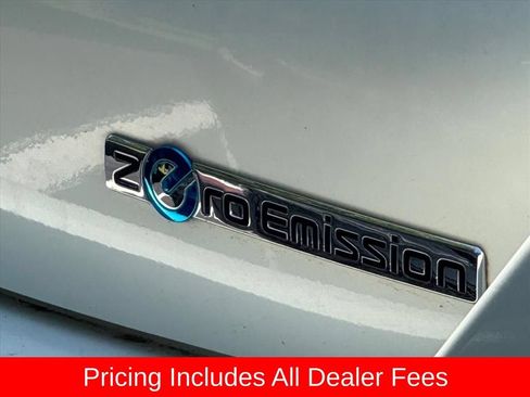 Used 2016 Nissan Leaf SV FWD image 6