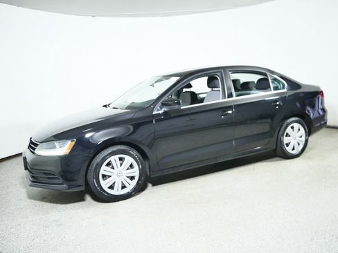 Used 2017 Volkswagen Jetta S image 3