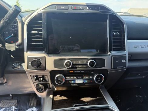 Used 2022 Ford F250 Lariat w/ Black Appearance Package image 21