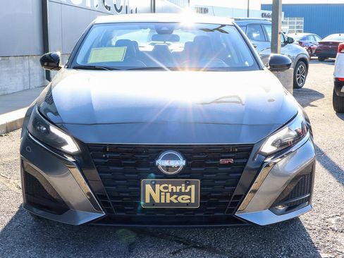Used 2024 Nissan Altima 2.5 SR FWD image 2