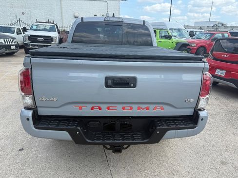 Used 2019 Toyota Tacoma SR image 5