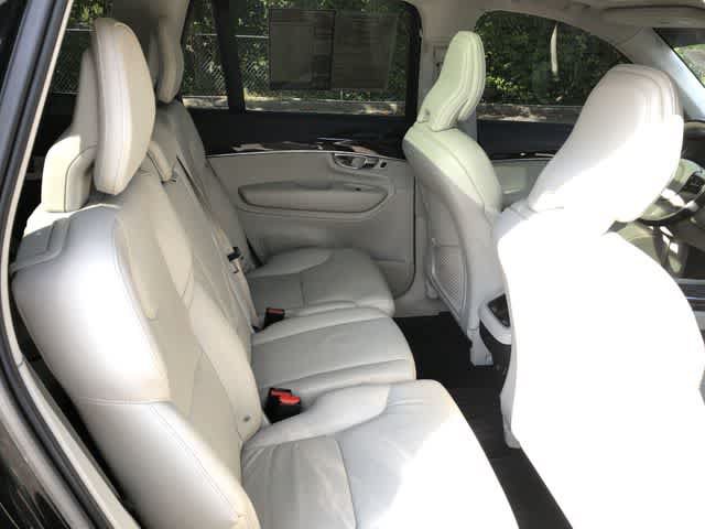 Used 2019 Volvo XC90 T5 Momentum w/ Protection Package Premier FWD image 18