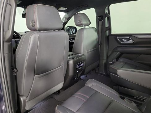 Used 2023 Chevrolet Suburban RST w/ Luxury Package image 12