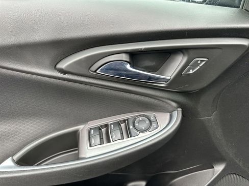 Used 2022 Chevrolet Malibu LT image 13
