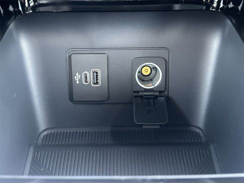 New 2026 Ford Explorer Platinum image 8