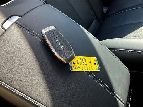 Used 2025 INFINITI QX60 Luxe w/ Vision Package image 11