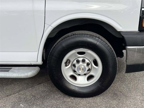 Certified 2024 GMC Savana 2500 Work Van w/ Driver Convenience Package image 7