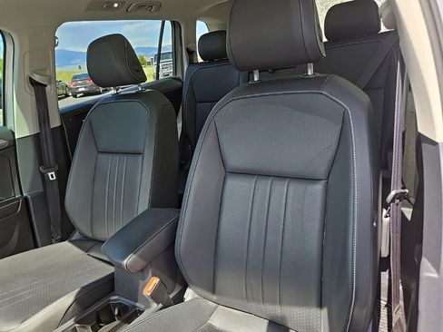 Used 2023 Volkswagen Tiguan SE w/ Panoramic Sunroof Package FWD image 21