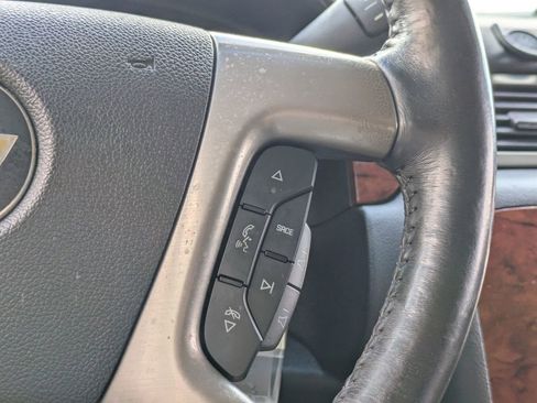 Used 2014 Chevrolet Suburban LTZ image 28