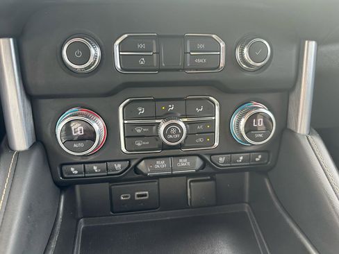 Used 2021 GMC Yukon SLT image 16