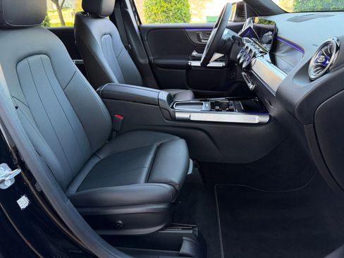 Certified 2025 Mercedes-Benz GLB 250 image 15