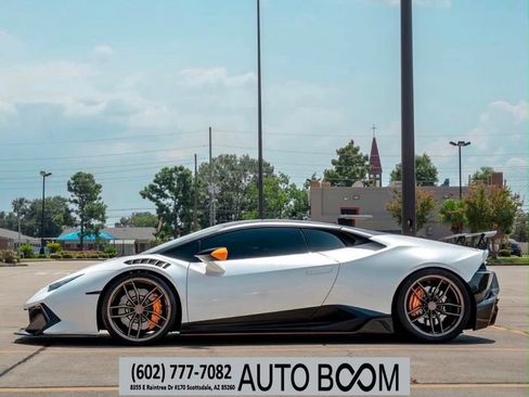 Used 2017 Lamborghini Huracan LP 580-2 RWD image 1