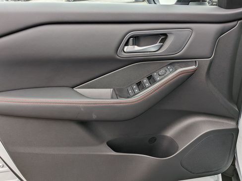 New 2026 Nissan Rogue SV image 9