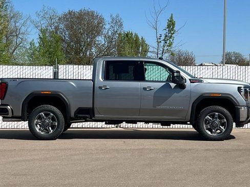 New 2026 GMC Sierra 2500 SLE AWD/4WD image 3