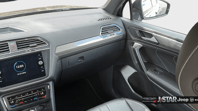 Used 2023 Volkswagen Tiguan SE R-Line FWD image 17