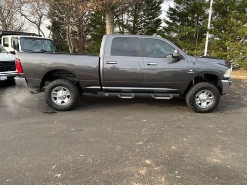 Used 2018 RAM 2500 SLT image 11
