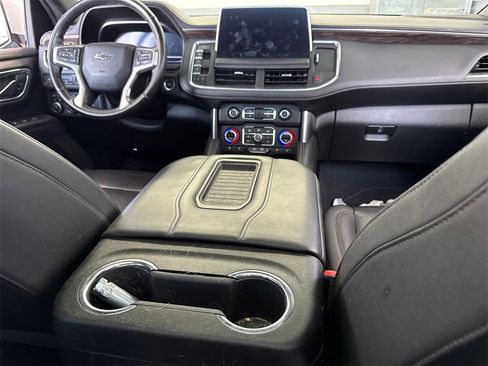 Used 2022 Chevrolet Tahoe Z71 w/ Luxury Package image 8