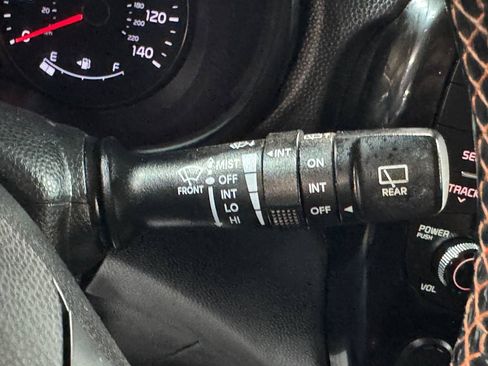 Used 2018 Kia Soul ! w/ Tech Package FWD image 23
