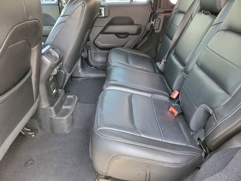 Used 2020 Jeep Wrangler Unlimited Sahara w/ Cold Weather Group AWD/4WD image 6