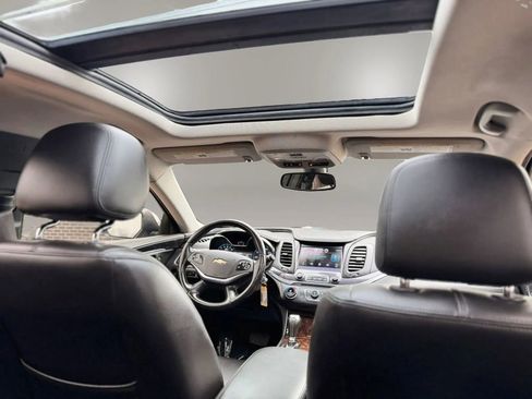 Used 2015 Chevrolet Impala LT w/ Convenience Package image 24