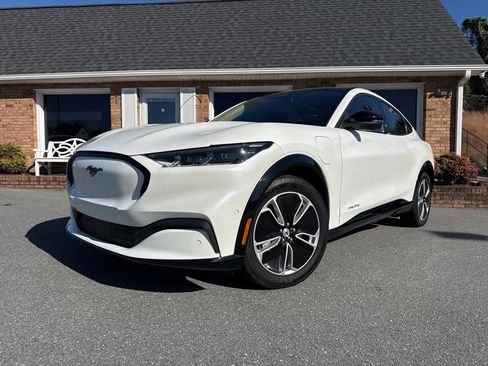 Used 2023 Ford Mustang Mach-E Premium image 4