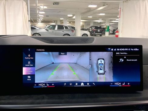 New 2026 BMW X5 xDrive40i w/ Executive Package image 19